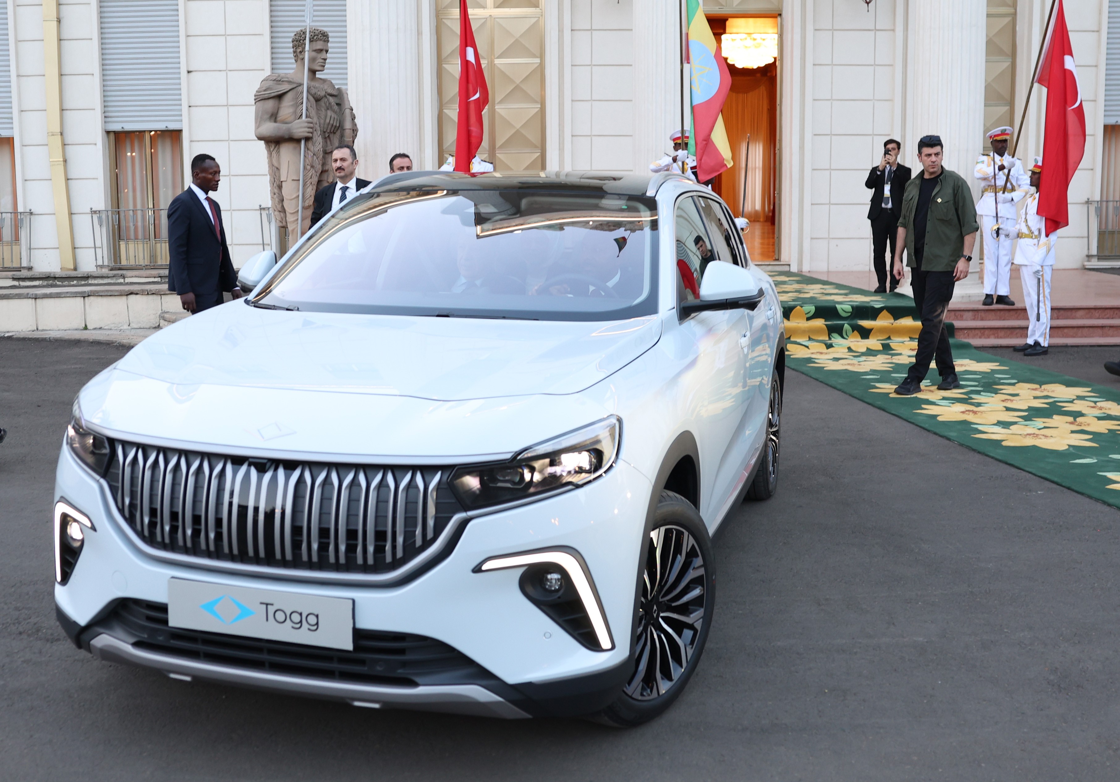 Cumhurbaşkanı Erdoğan'dan Etiyopya Başbakanı Ahmed Ali'ye Togg hediyesi