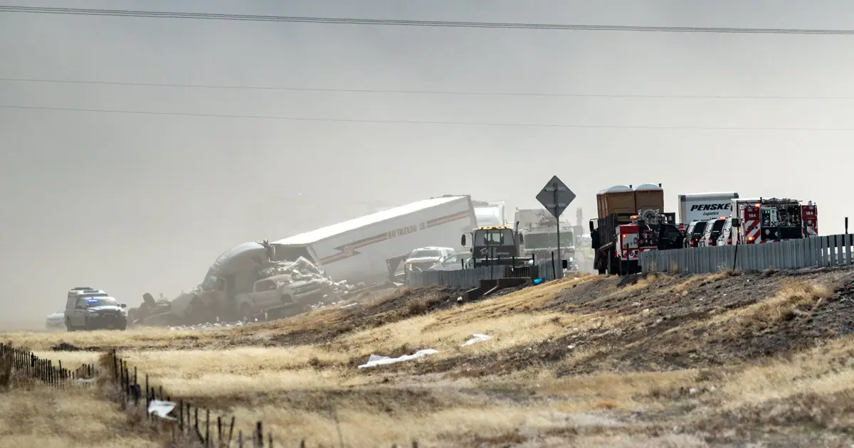 ABD'de kum fırtınası faciası. 30 araç birbirine girdi
