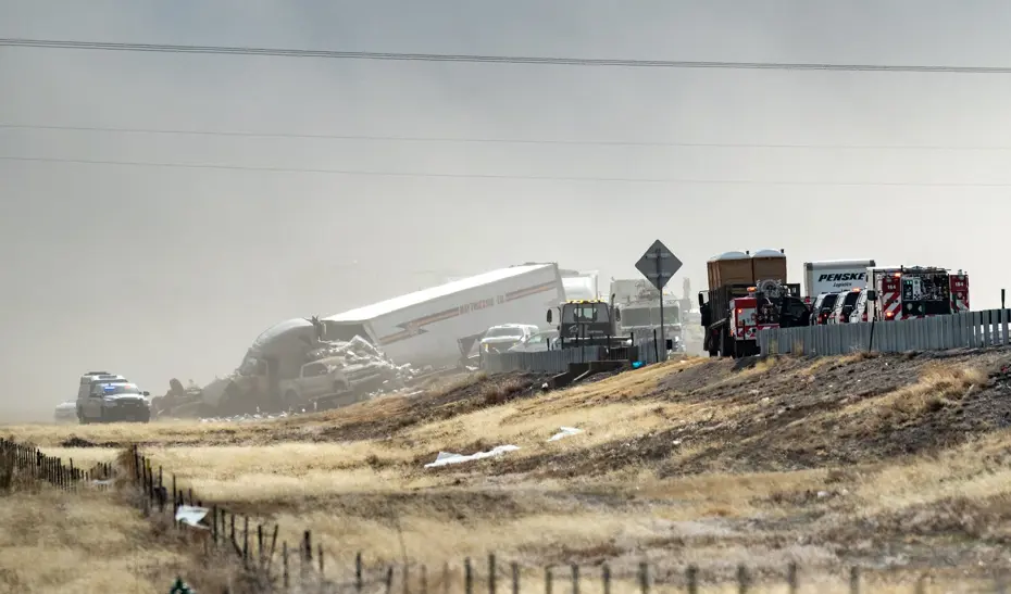 ABD'de kum fırtınası faciası. 30 araç birbirine girdi