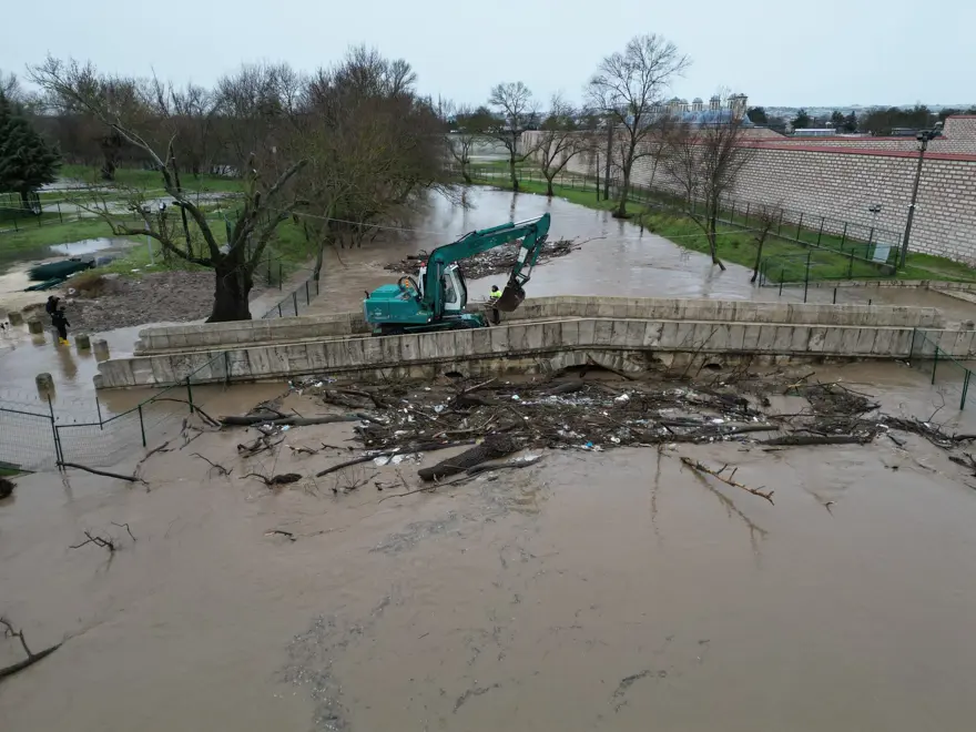 Tunca Nehri taştı. Er Meydanı sular altında kaldı 3