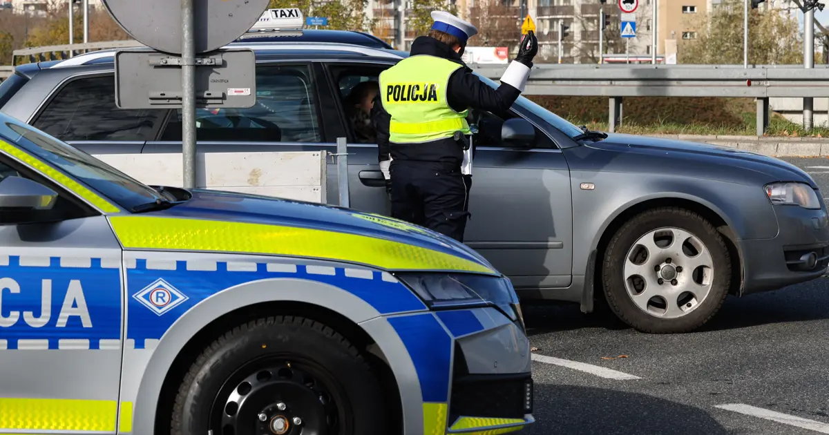 Polonya’da polis ve durdurduğu sürücünün uyuşturucu testi pozitif çıktı