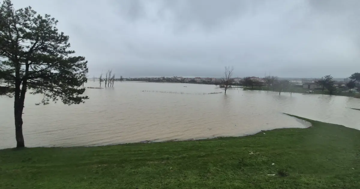 Baraj kapakları açıldı, Meriç Nehri taştı