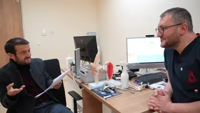 Doktordan randevu bulamadı isyanını şiirle anlattı. Randevu krizi taşlama şiire neden oldu