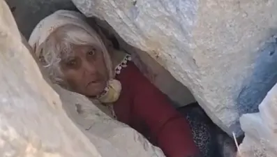 Dağda kaybolan yaşlı kadın kayalıklara sıkışmış halde bulundu