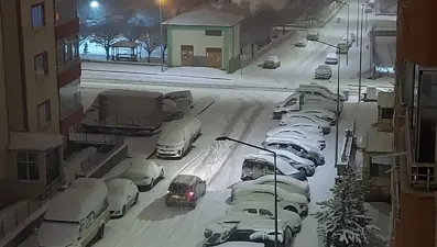 Erzurum'da eğitime kar engeli 