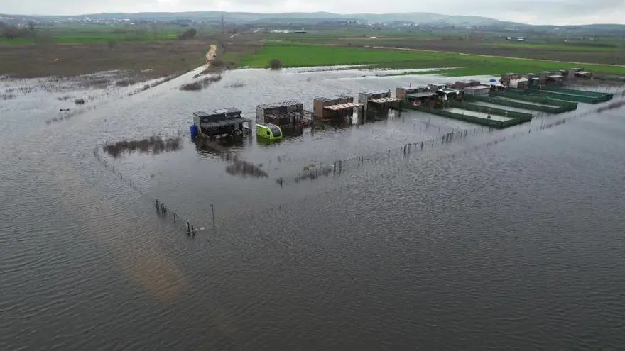 Bursa'da göl taştı. Su seviyesi 10 metre yükseldi, hobi bahçeleri sular altında kaldı 2