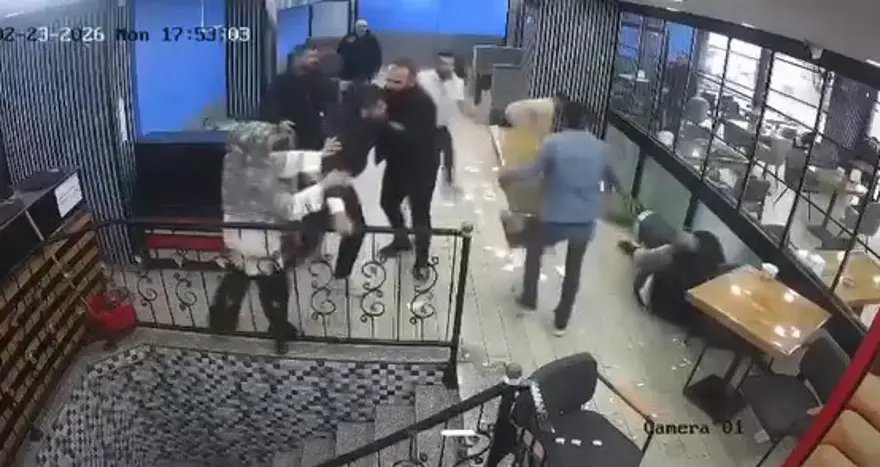 Kafe savaş alanına döndü. 100 bin liralık hasar var 