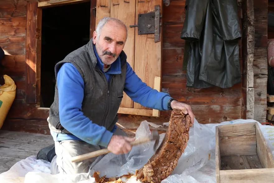 Yapımı aylar öncesinden başlıyor. Kışın tüketildiğinde enerji veriyor 