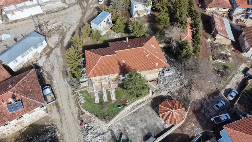 Depremlerde zarar görmüştü. 8 asırlık camide restorasyon başladı 