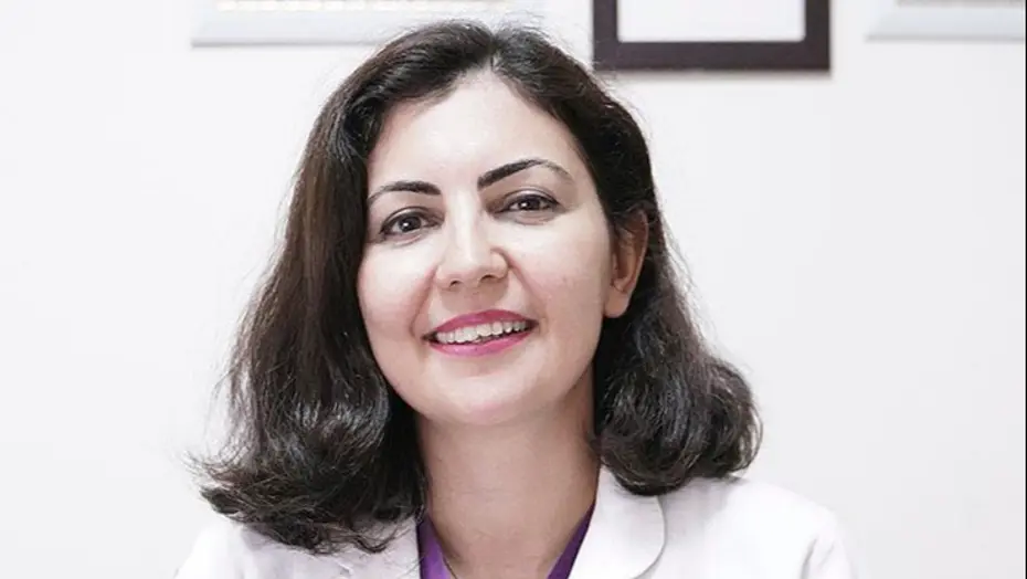 Kas gevşetici yerine başka ilaç verildi. Kalbi duran doktor yaşam savaşı veriyor