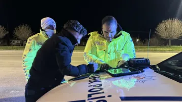 "Ehliyetimi evde unuttum" dedi. Alkollü araç kullanmaktan ehliyetine el konulduğu öğrenildi