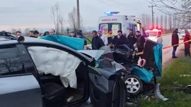 Sakarya'da iftar vakti feci kaza. Otomobile tamam gibi saplandı, 1 ölü
