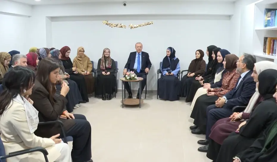 Cumhurbaşkanı Erdoğan üniversite öğrencileri ile bir araya geldi
