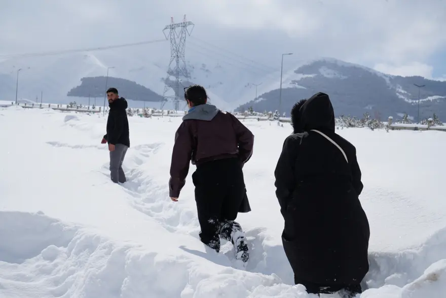 KAR 2 METREYİ BULDU 1 KAR 2 METREYİ BULDU 1