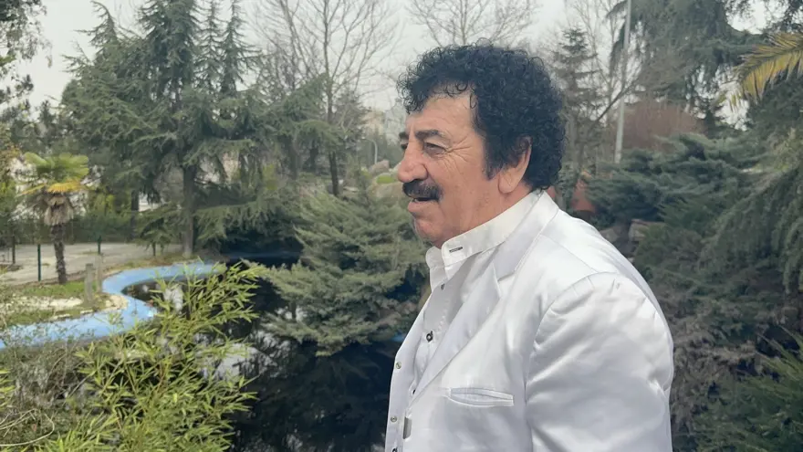 Müslüm Gürses'e benzerliğiyle dikkat çekiyor. Sevenleri onunla hasret gideriyor 