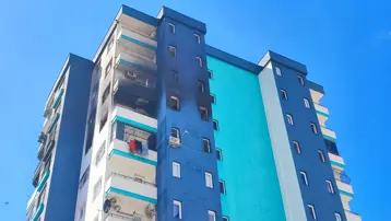 "Canım sıkıldı evi yaktım" dedi. Apartmandaki 3 ailenin de canıyla oynadı