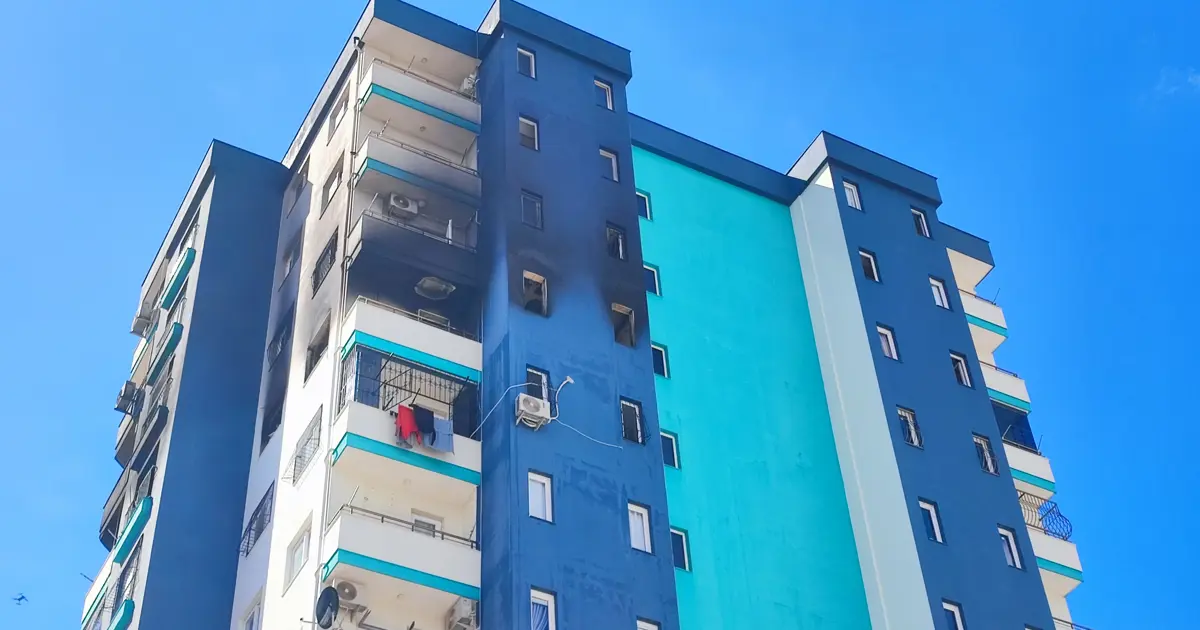 "Canım sıkıldı evi yaktım" dedi. Apartmandaki 3 ailenin de canıyla oynadı