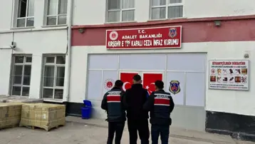 Cezaevinden izinli çıktı, uyuşturucu satarken yakalandı