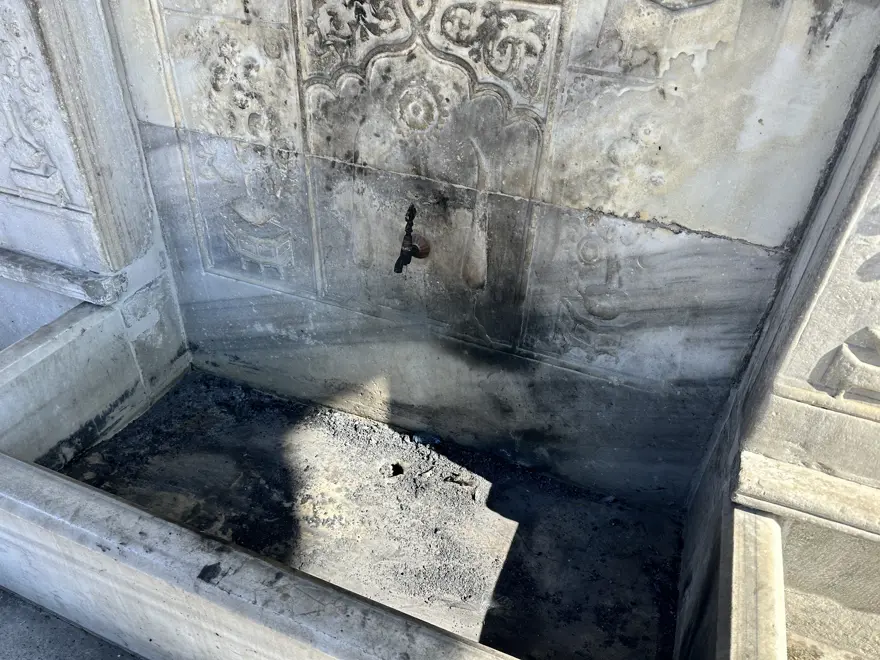 İstanbul'un en büyük üçüncü çeşmesini yakan kişi adliyeye sevk edildi  1