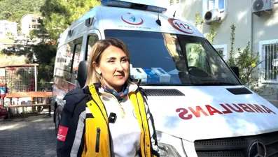 Marmaris'in tek kadın ambulans sürücüsü. "Gördüler ki bu işi yapabiliyoruz"