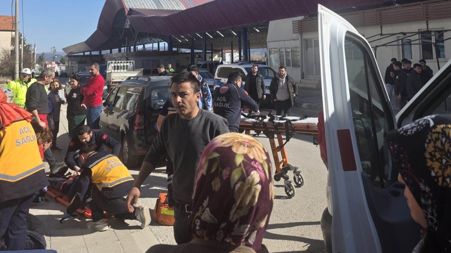 Eski eşini tüfekle yaraladı, iş yeri sahibi tarafından kolundan vuruldu