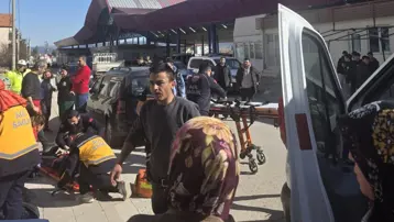 Eski eşini tüfekle yaraladı, iş yeri sahibi tarafından kolundan vuruldu