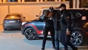 "Dur" ihtarına uymayıp kaçtı, üzerinden uyuşturucu madde çıktı