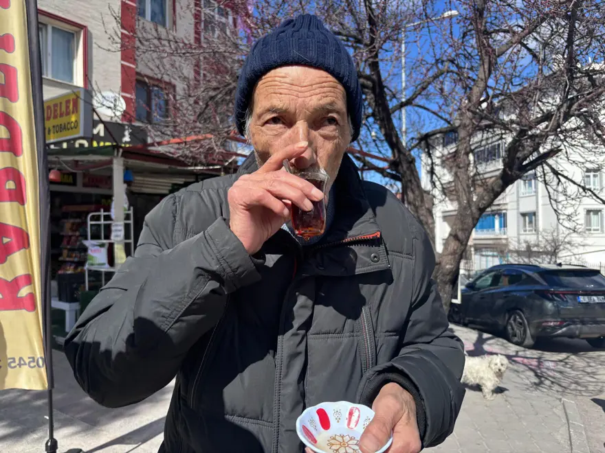 Komaya girdi hayatı kabusa döndü. 34 yıldır ağzına su süremiyor 1