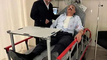 Öğrenci yakını, mektep müdürünü dövdü