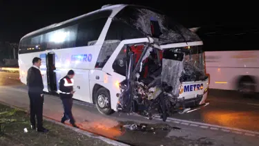 Yolcu otobüsüyle tır çarpıştı, 11 yaralı