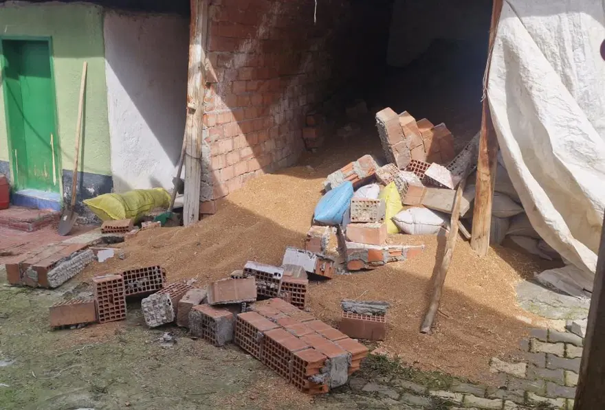 Depoda facia: Ağabey göçük altında kaldı, kardeşinin dört parmağı koptu 