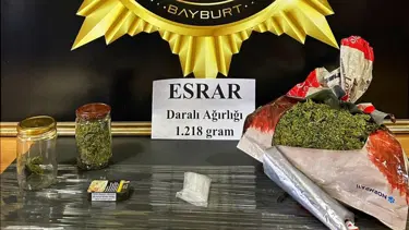 Bayburt'ta uyuşturucu operasyonu, 1 kilo esrar ele geçirildi