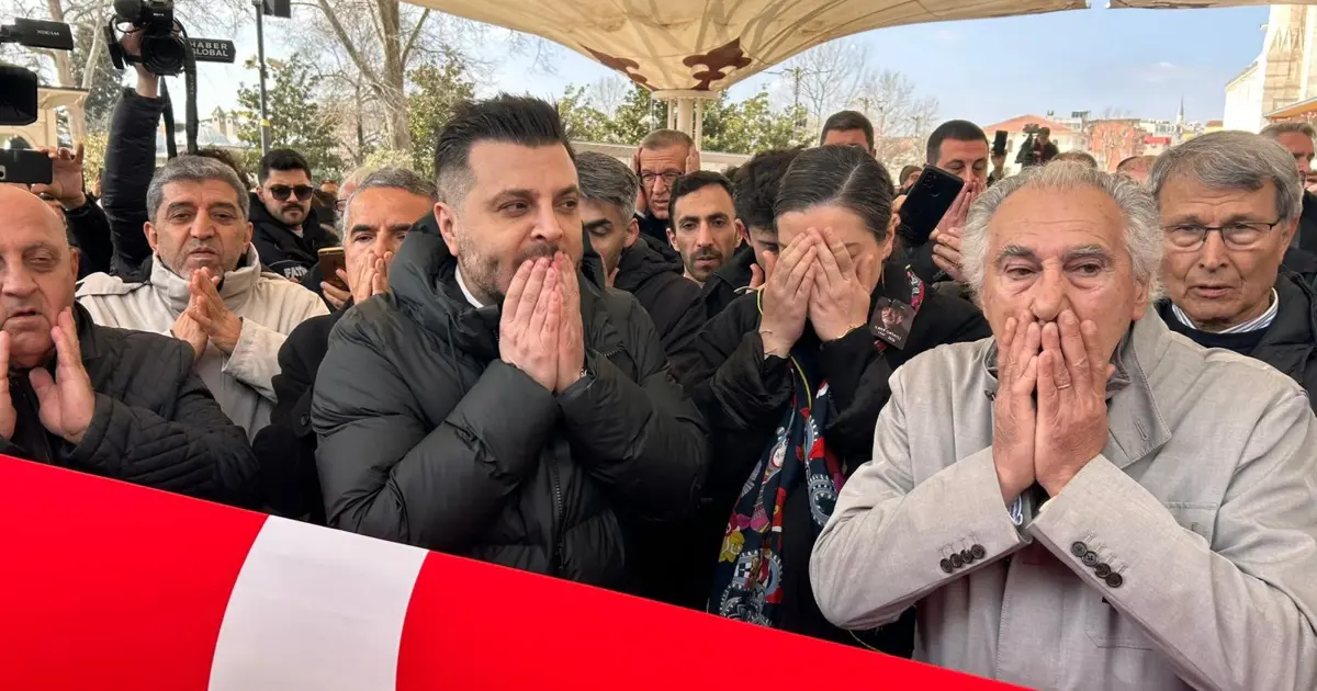 İlber Ortaylı için Fatih Camii'nde cenaze töreni düzenlendi