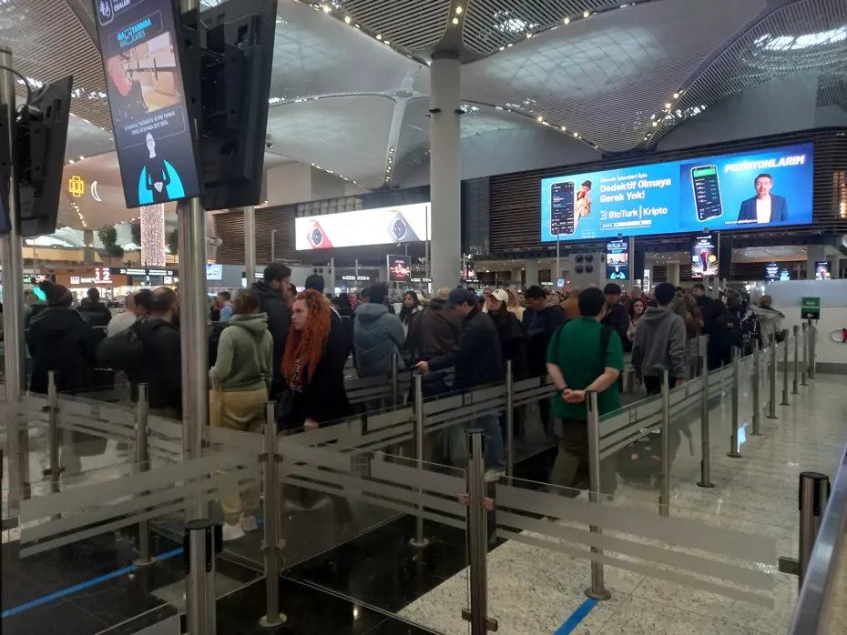 Havalimanlarında bayram yoğunluğu