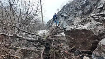 Şırnak'ta heyelan 11 yerin yolunu ulaşıma kapattı