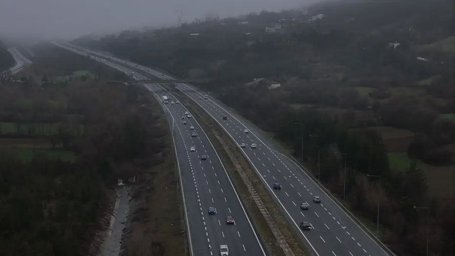 Tatil bitti, eziyet başladı. Yollarda bayram trafiği sürüyor