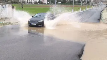 Gercüş'te şiddetli yağış ve fırtına