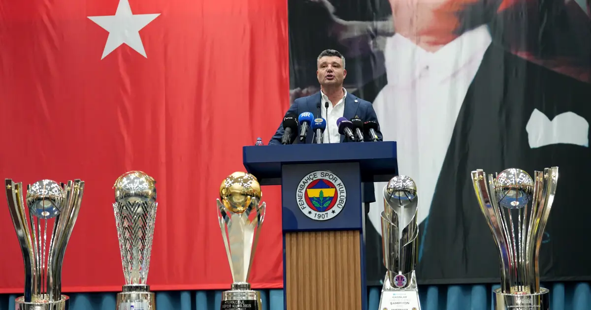 Fenerbahçe'de kupalar sergilendi, "İnşallah çok daha fazlasını alacağız"