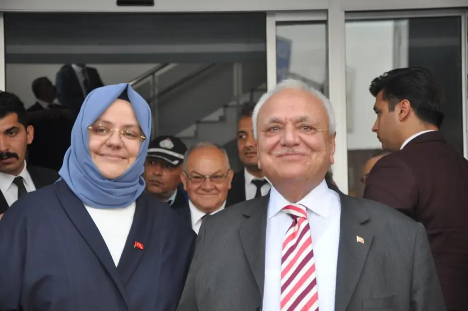 İki eski bakan kazada yaralandı, soruşturma başladı