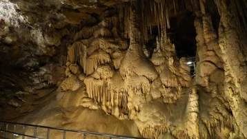 15 milyon yaşındaki mağara ziyarete kapatıldı. Tatilde turist akınına uğramıştı
