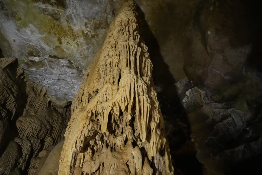 Ana kayası 150 milyon yıllık. Astım hastalarına iyi geliyor 3