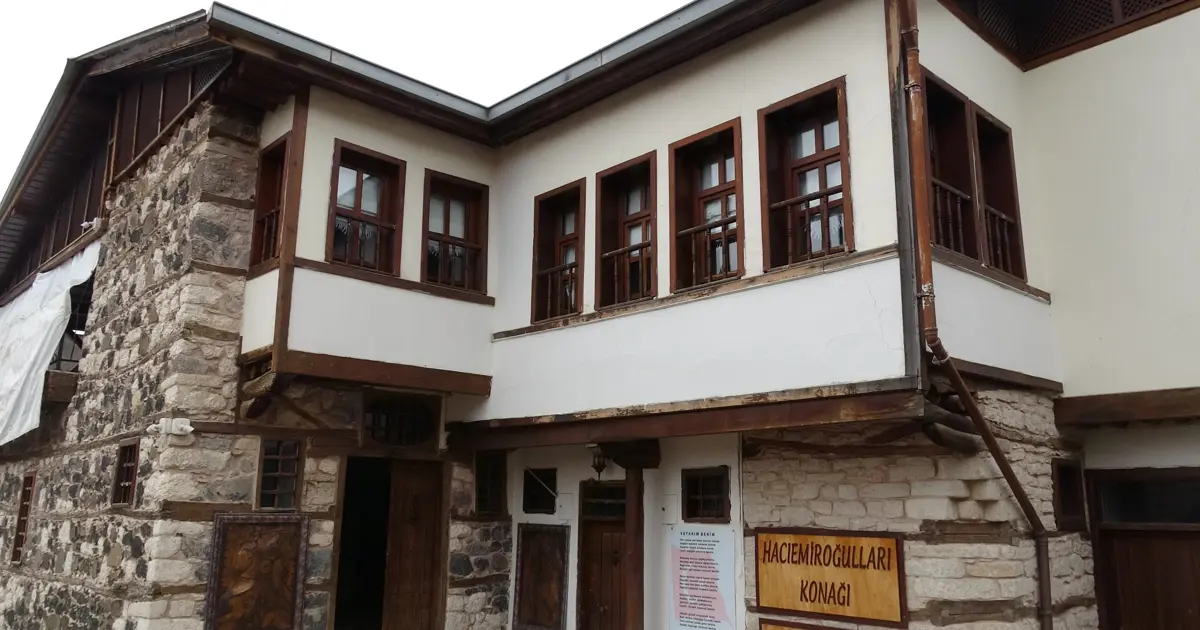 200 yıldır tarihe tanıklık ediyor. Yeniden ayağa kaldırıldı