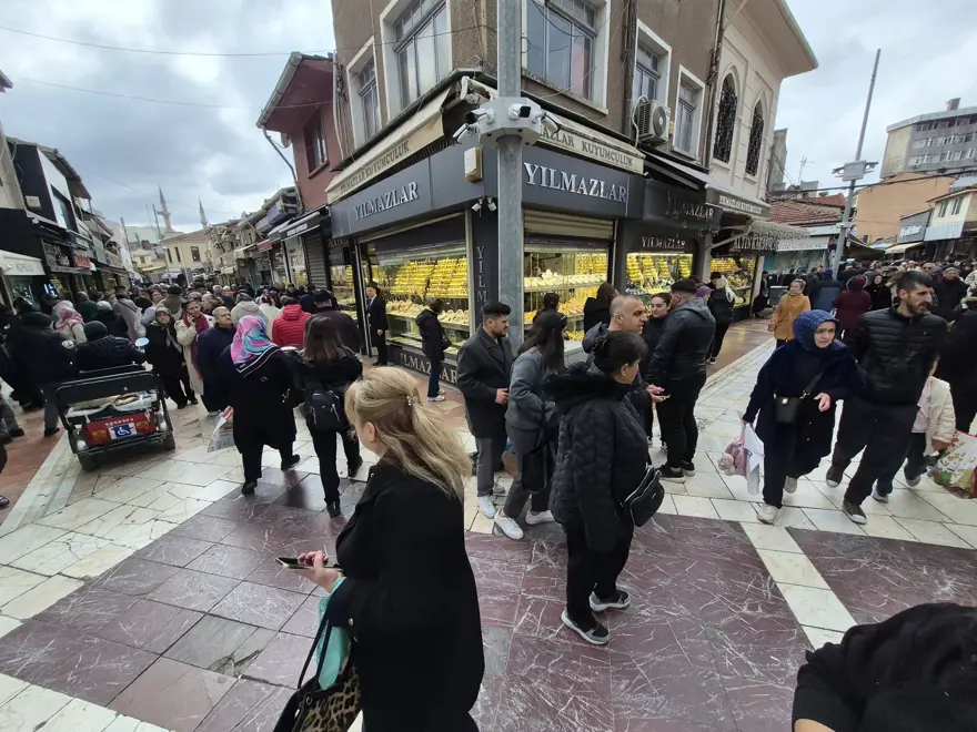 Altın karaborsada. Piyasada gram ve dörttebir altın nedenler bulunamıyor? Altın karaborsada. Piyasada gram ve dörttebir altın nedenler bulunamıyor?