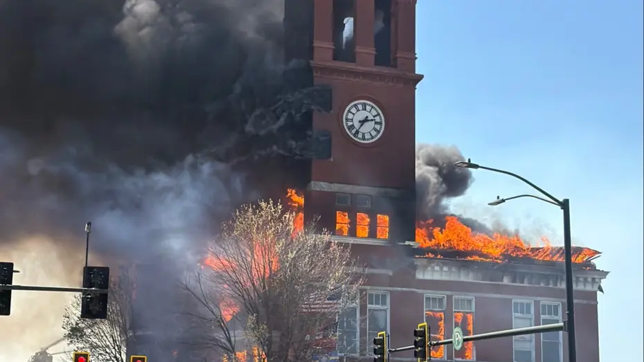 ABD'de tarihi adliye binasında yangın