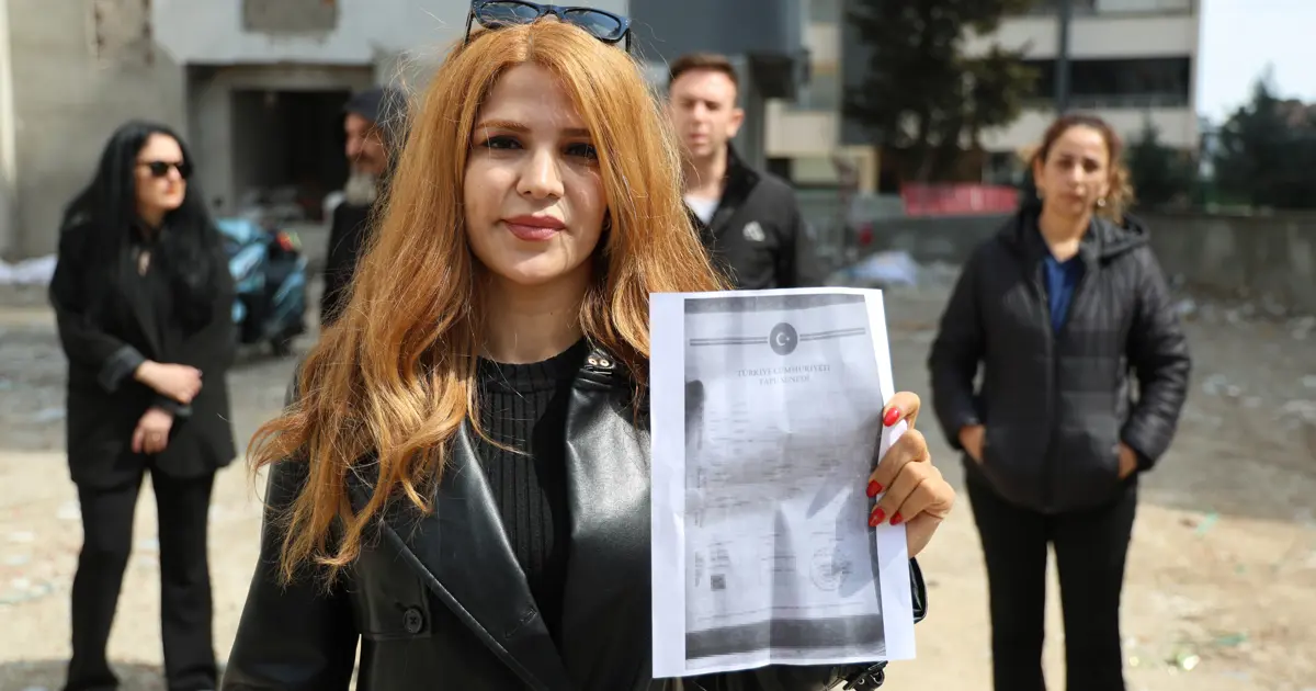 Ev sahibi oldular. 4 yıldır inşaattaki ev ertelenerek teslim edilmiyor