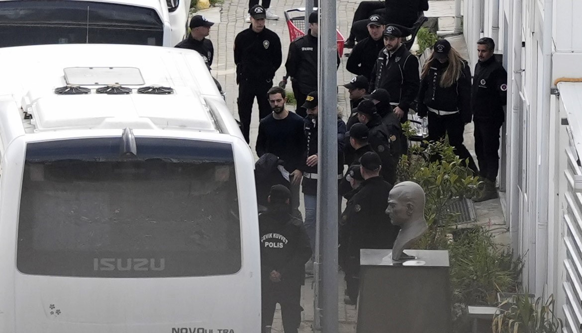 Ünlülere uyuşturucu soruşturması: Hande Erçel, Adli Tıp Kurumu'nda test verdi - 2