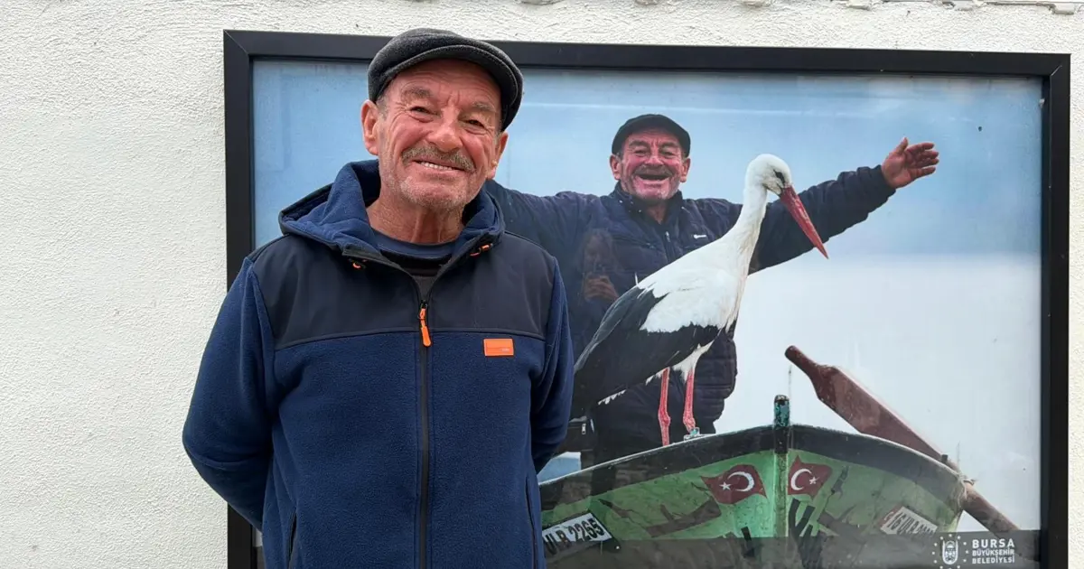 Turistlerin ilgisi Yaren Leylek ve Adem Amca'nın dostluğu üzerinde