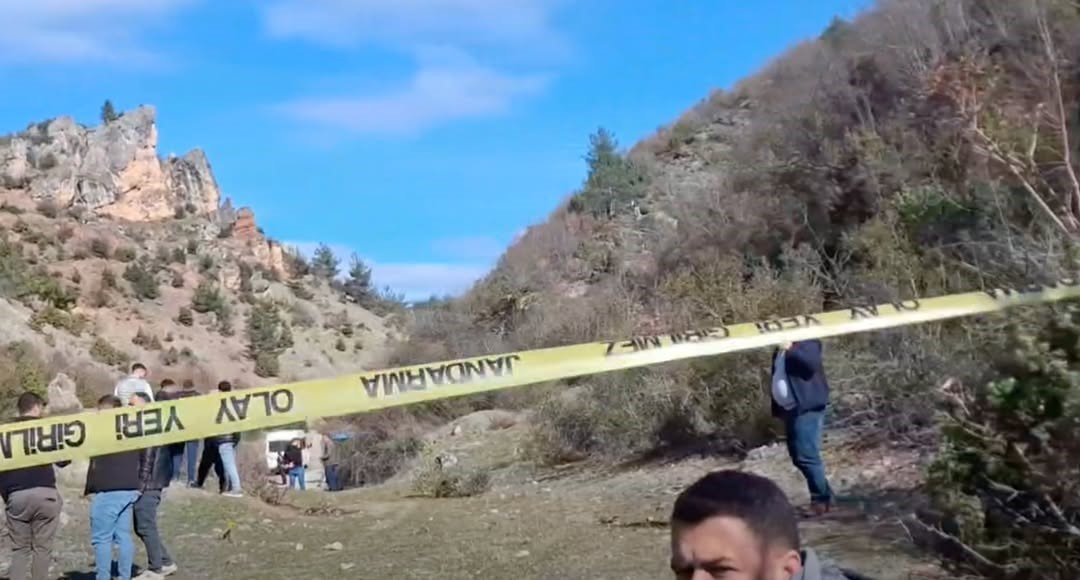 2 yaşındaki çocuk saatler sonra dağın zirvesinde bulundu