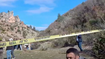 2 yaşındaki çocuk saatler sonra dağın zirvesinde bulundu