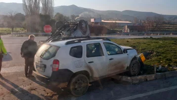 Burdur'da otomobil kazası, 5 yaralı